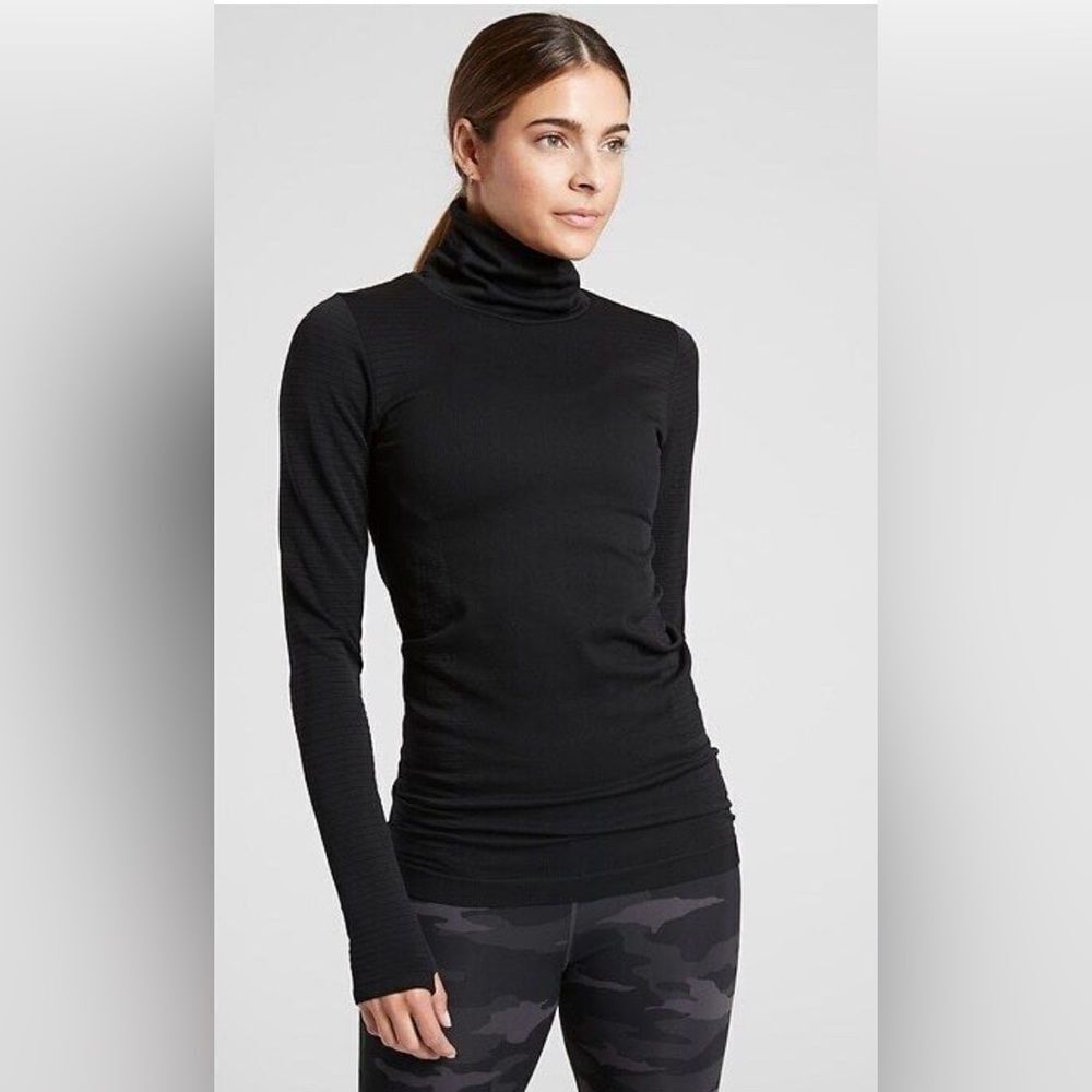 NWT Athleta Black Flurry Blizzard Rib Turtleneck Size XXS.